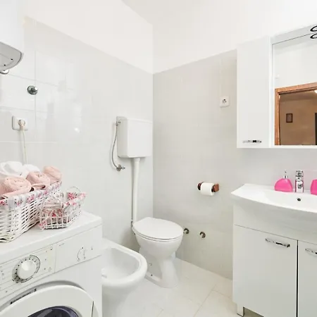 Appartamento With Parking Space Zambratija, Umag - 27220 *